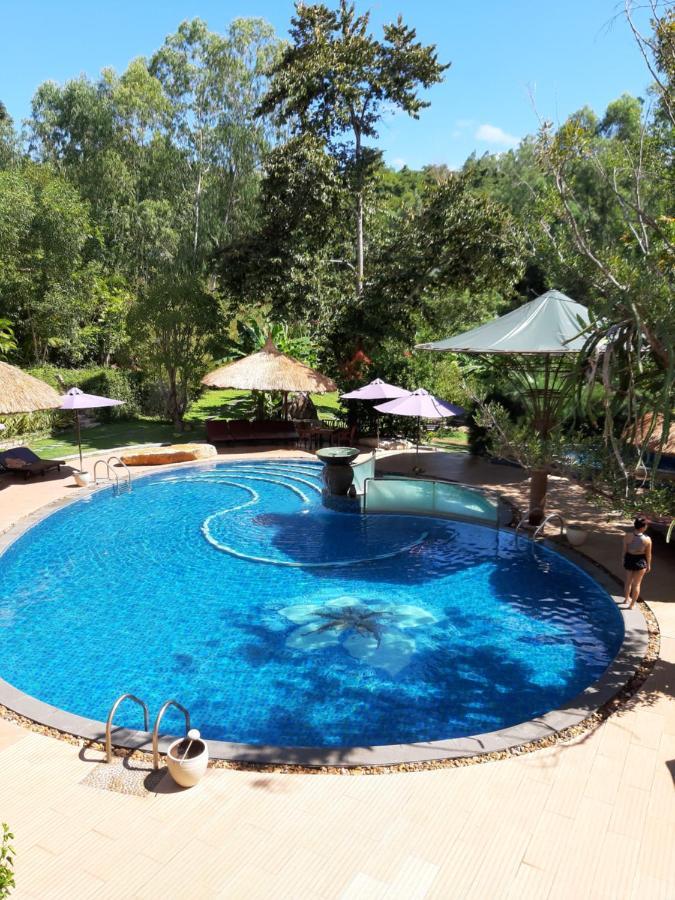 Quang Nhat Hotel Nha Trang Extérieur photo